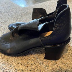 Chinese Laundry Carlita Soft Cow Leather Booties